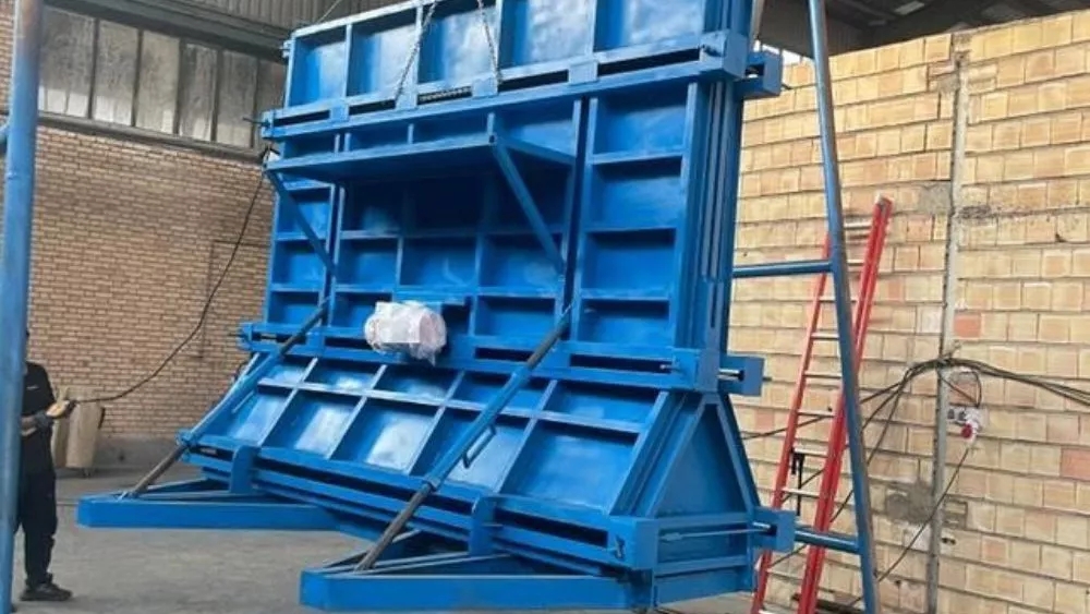 Production and design of prefabricated self-standing wall formwork